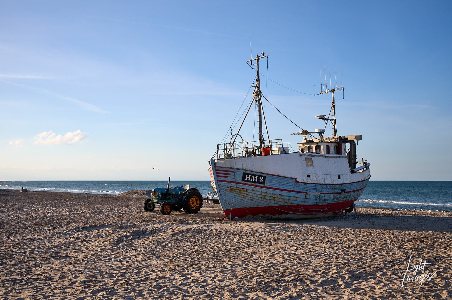Boote an Land - Wo die Nordsee den Strand küsst