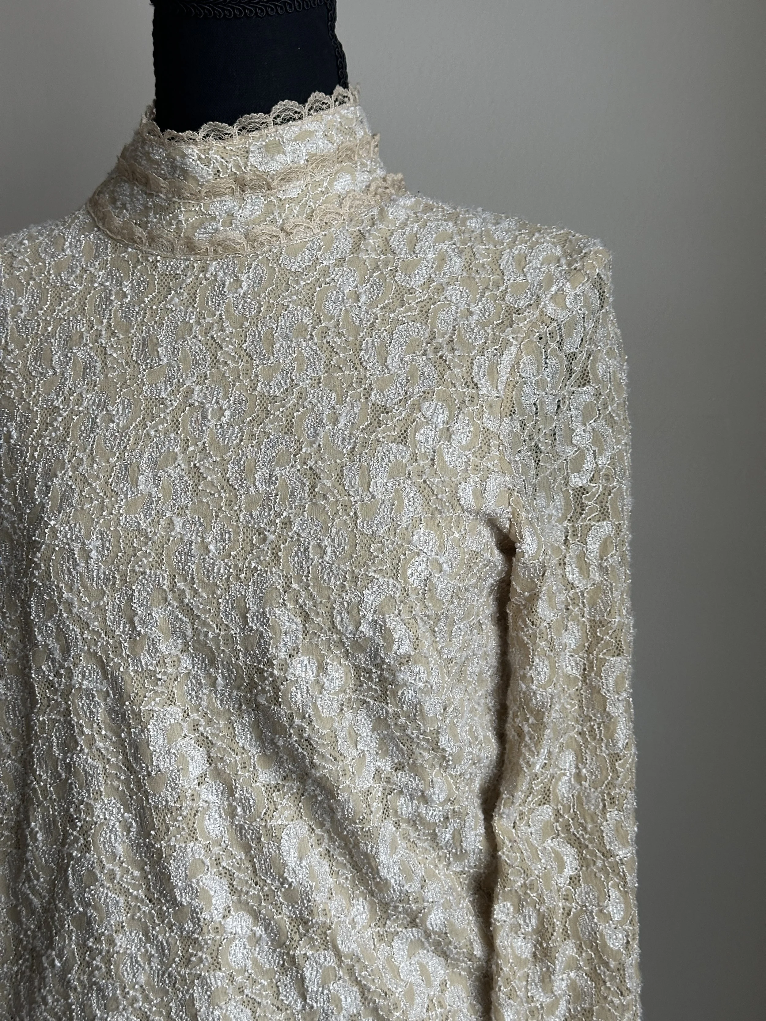 beige lace 2.JPG