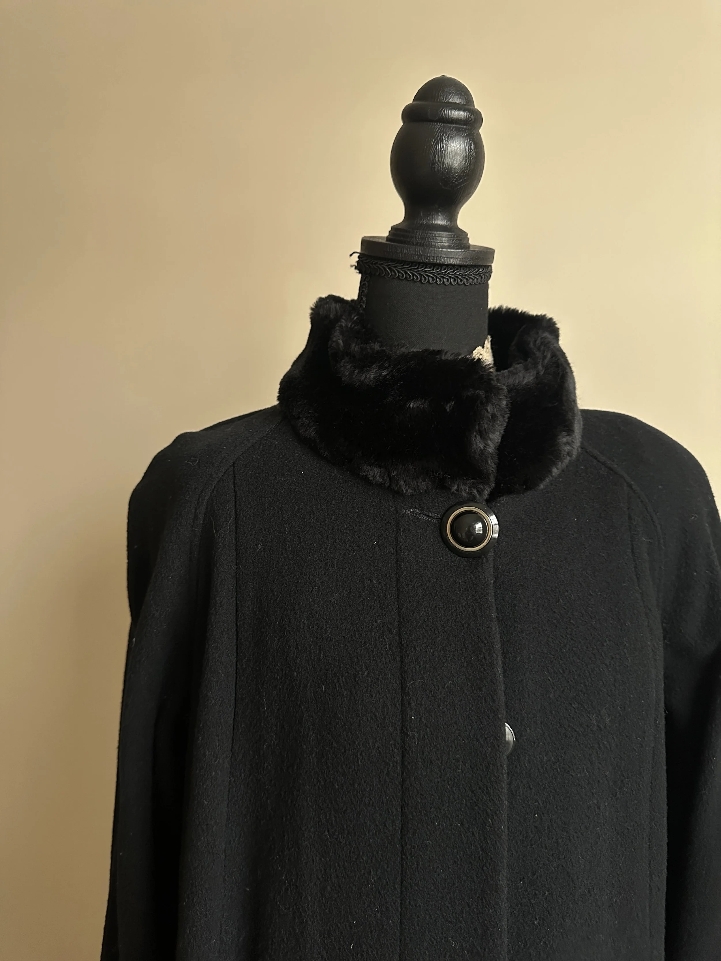 Chic Wool & Faux Fur Coat