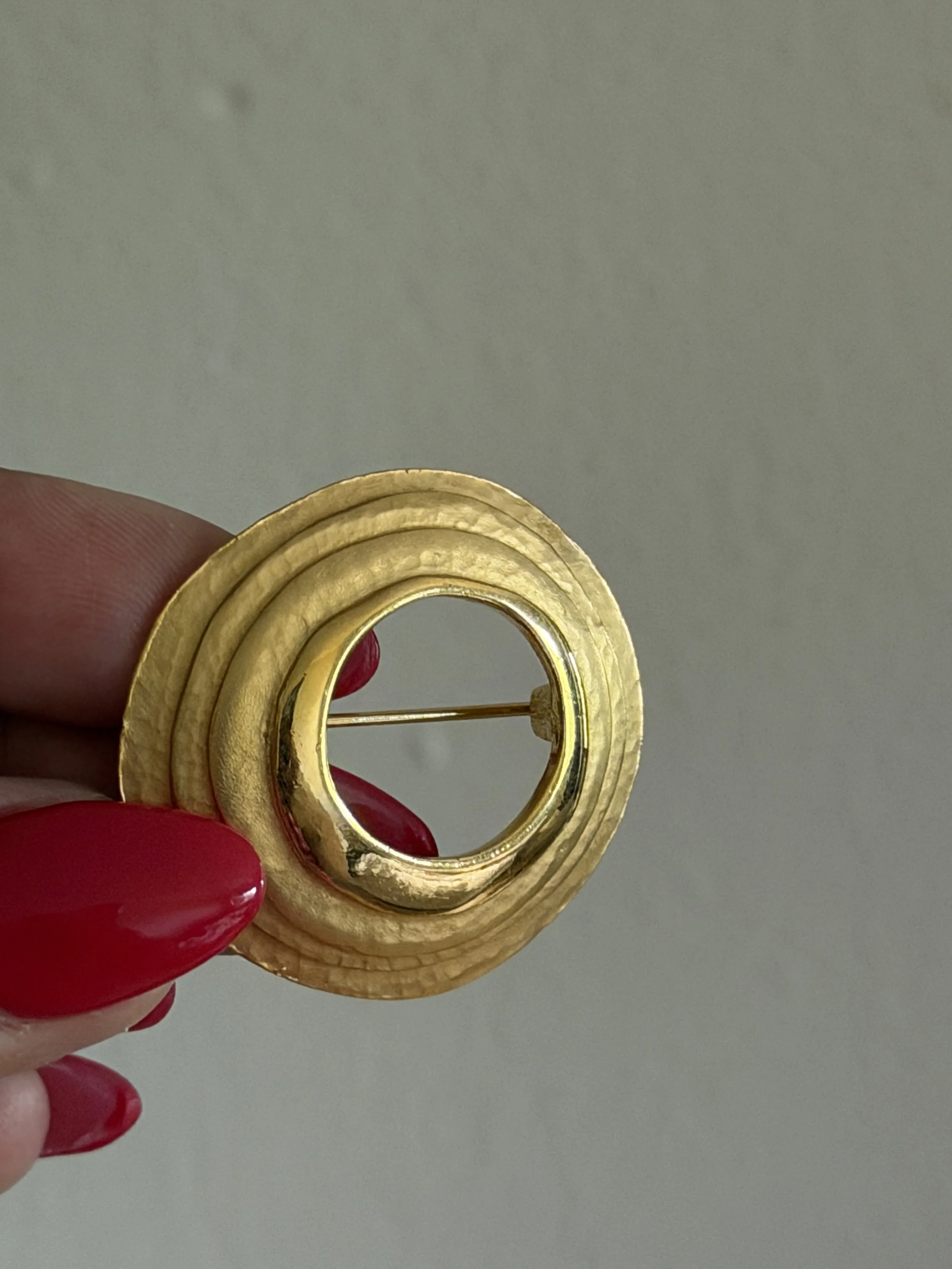 gold brooch 2.JPG