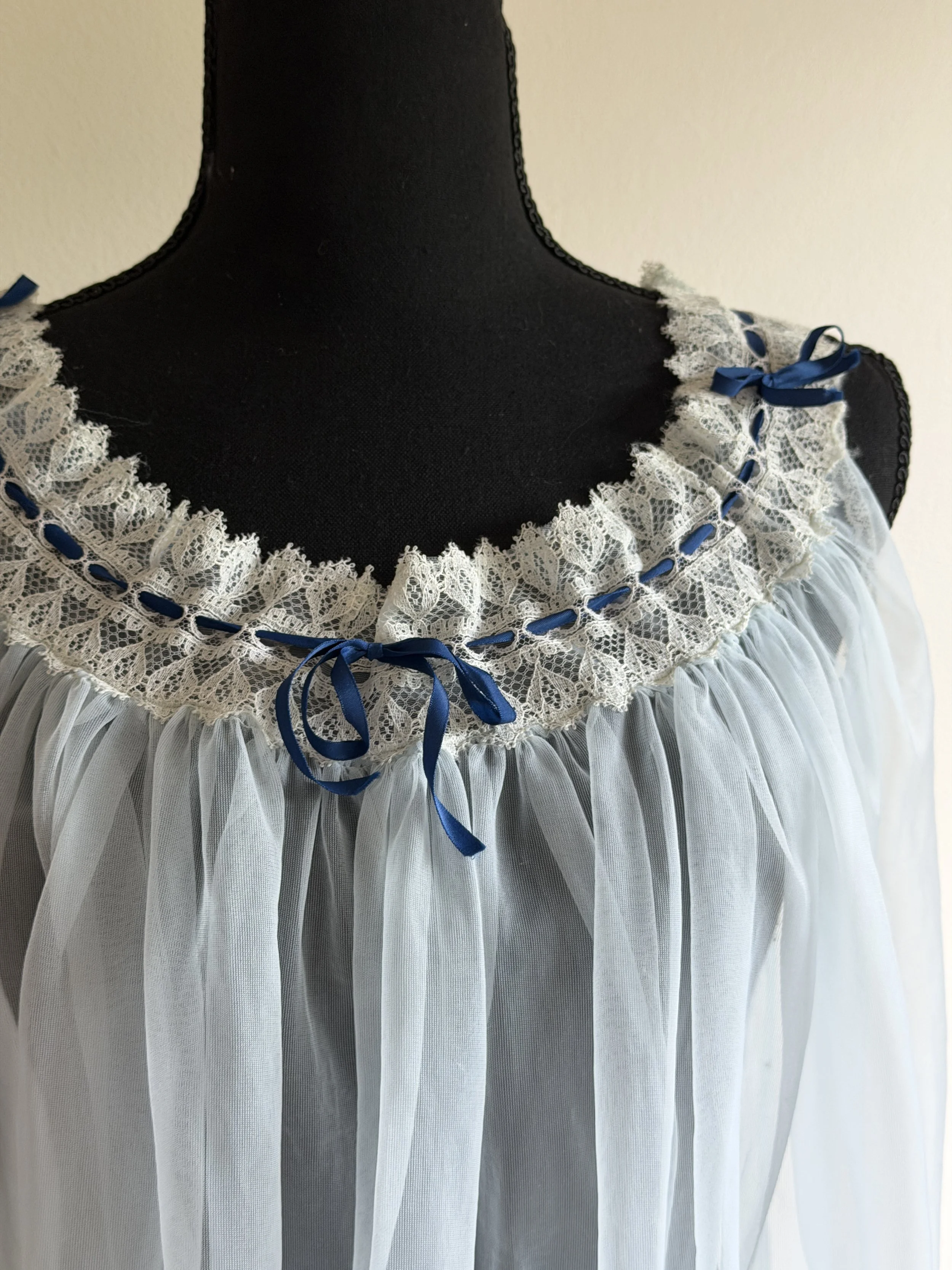 60s nightgown 3.JPG