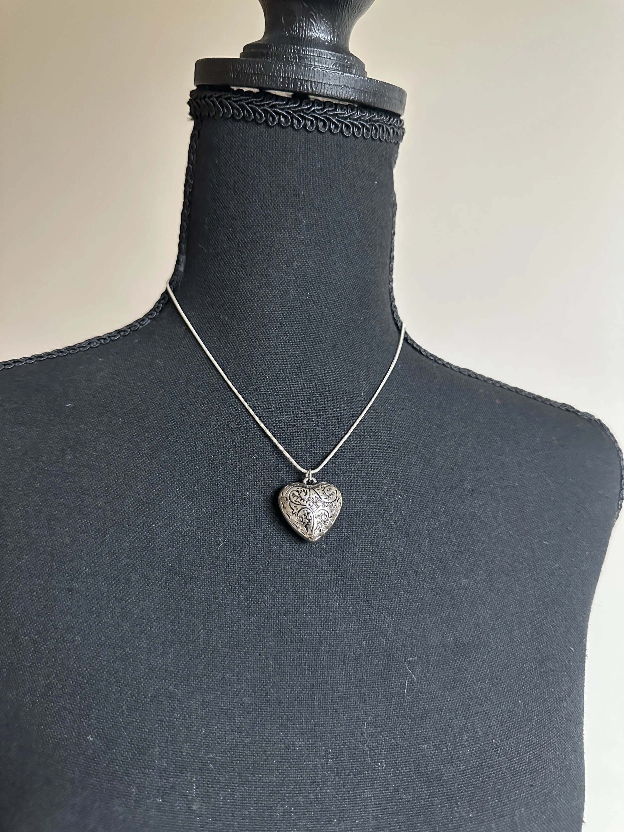 silver necklace .JPG