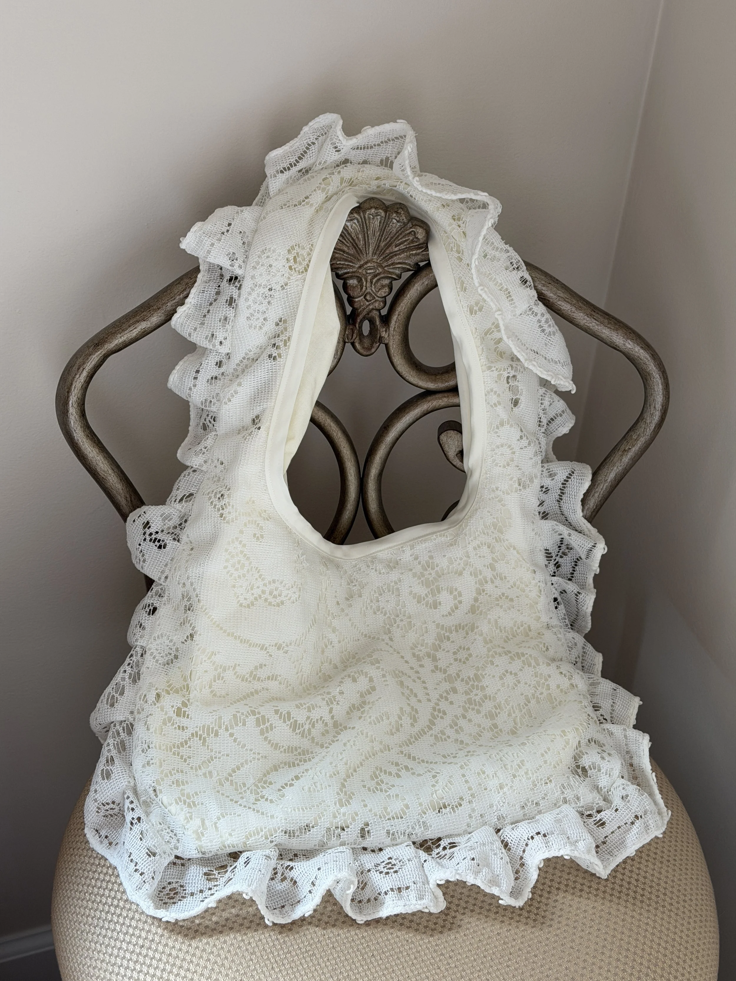 White Lace Bag with Ruffle