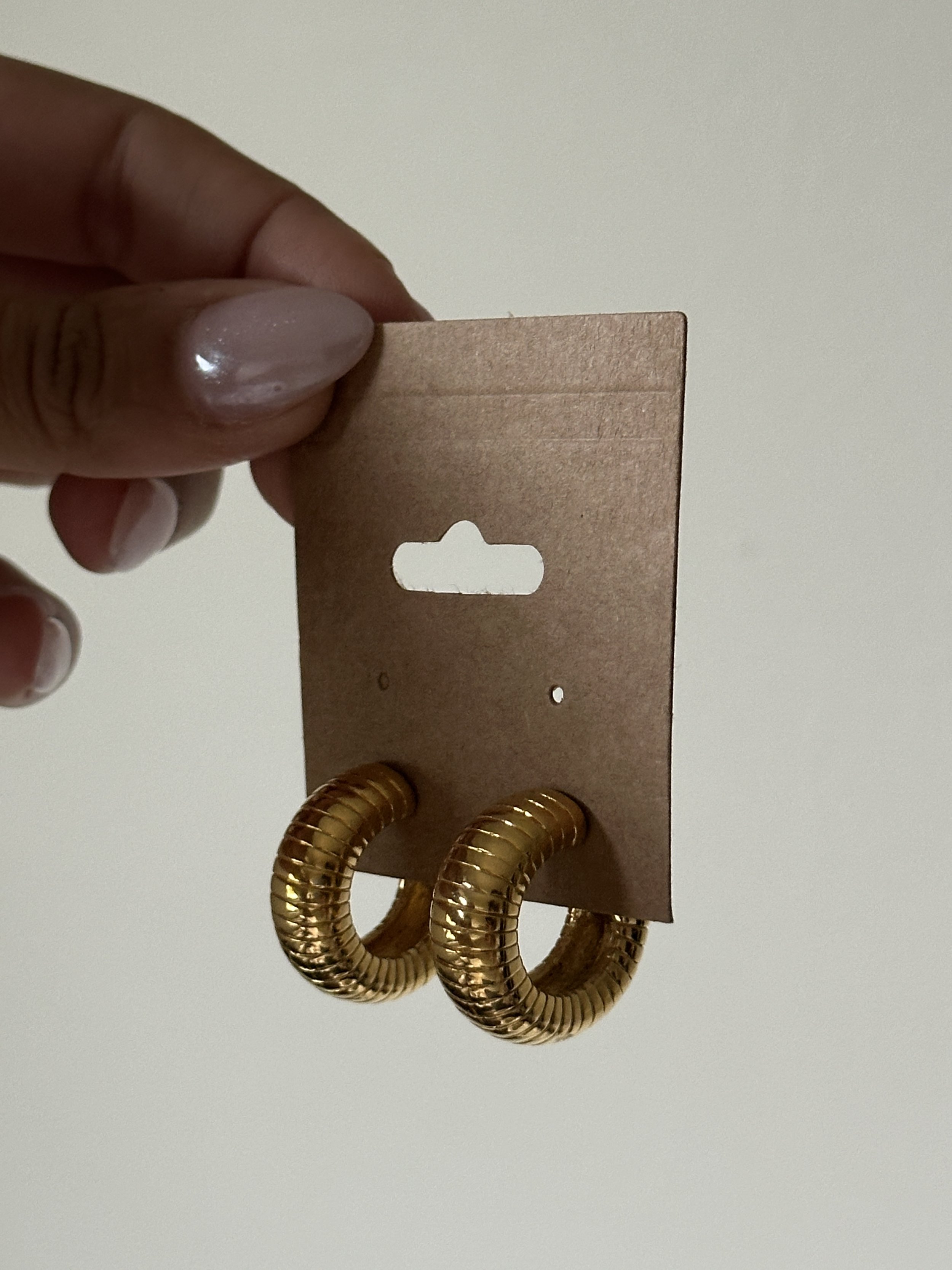gold hoop .JPG