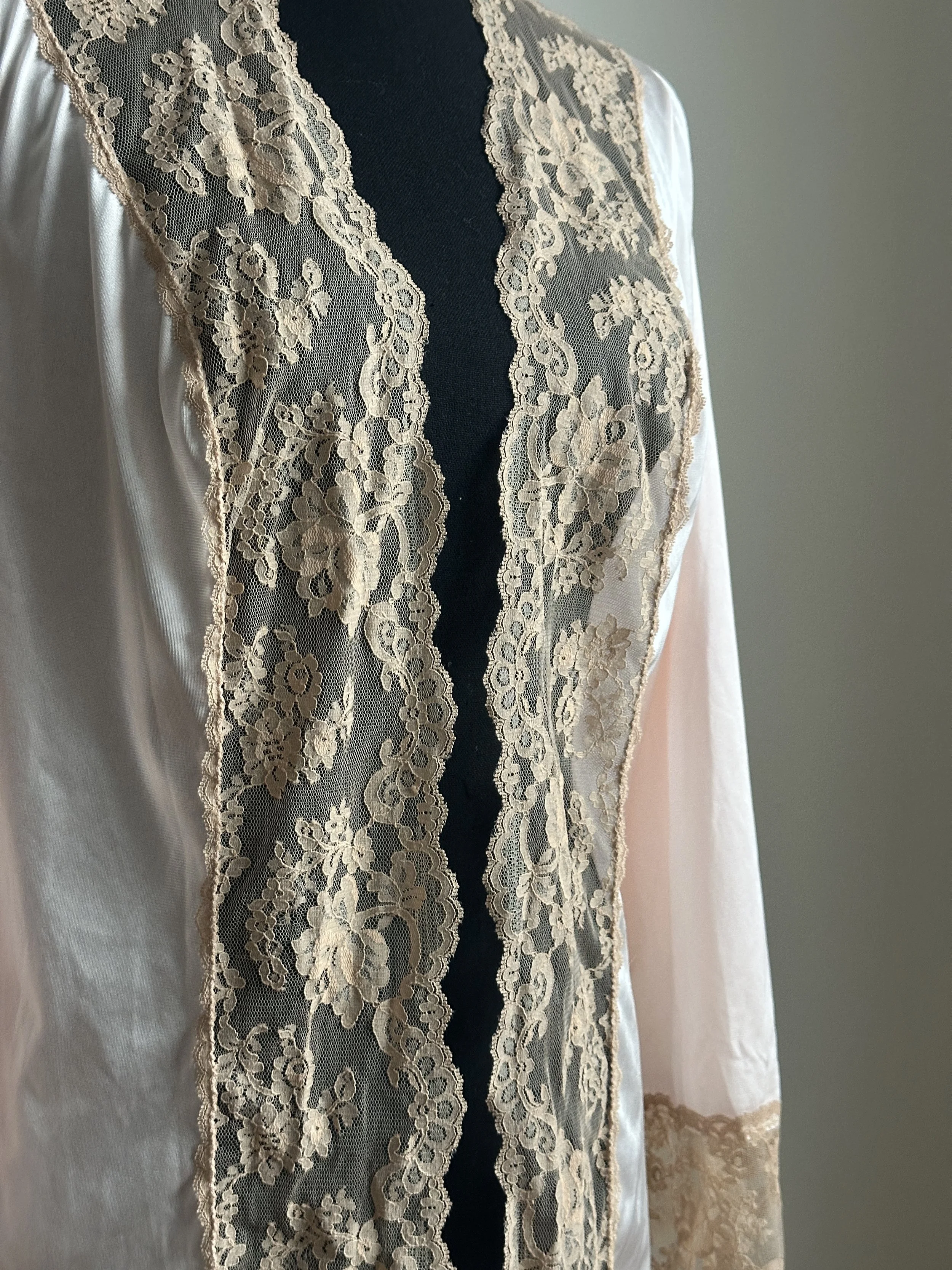 lace robe 3.JPG