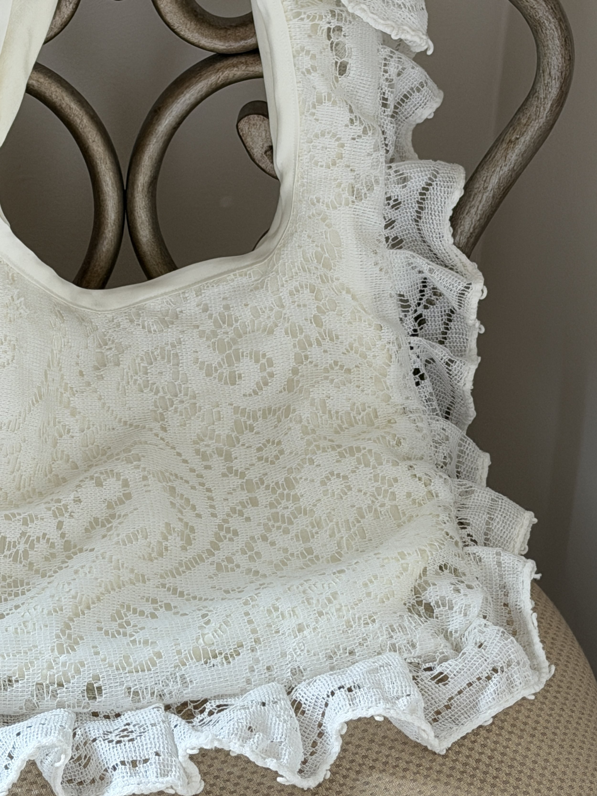 white lace ruff 2.JPG