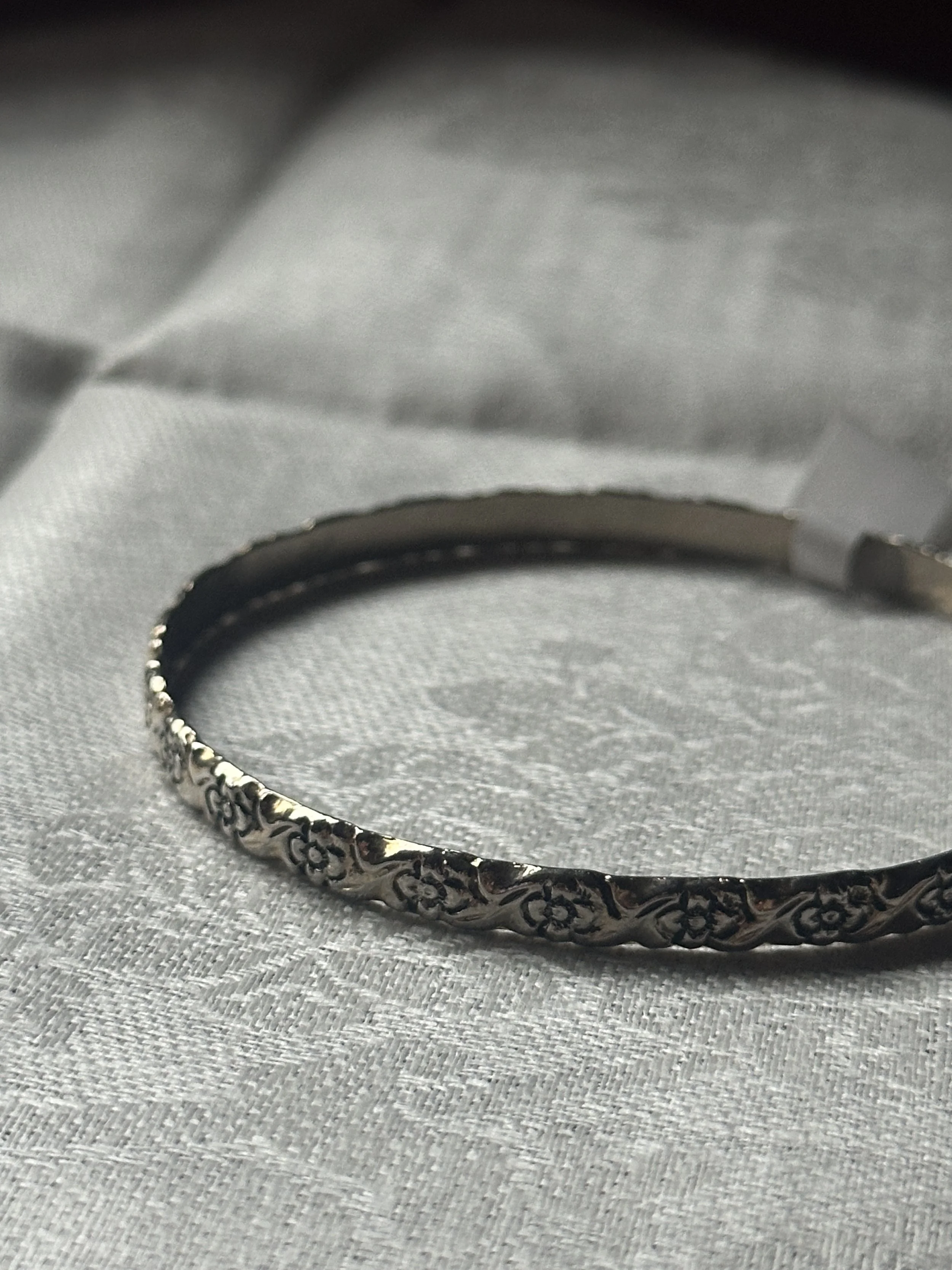 silver bangle.JPG