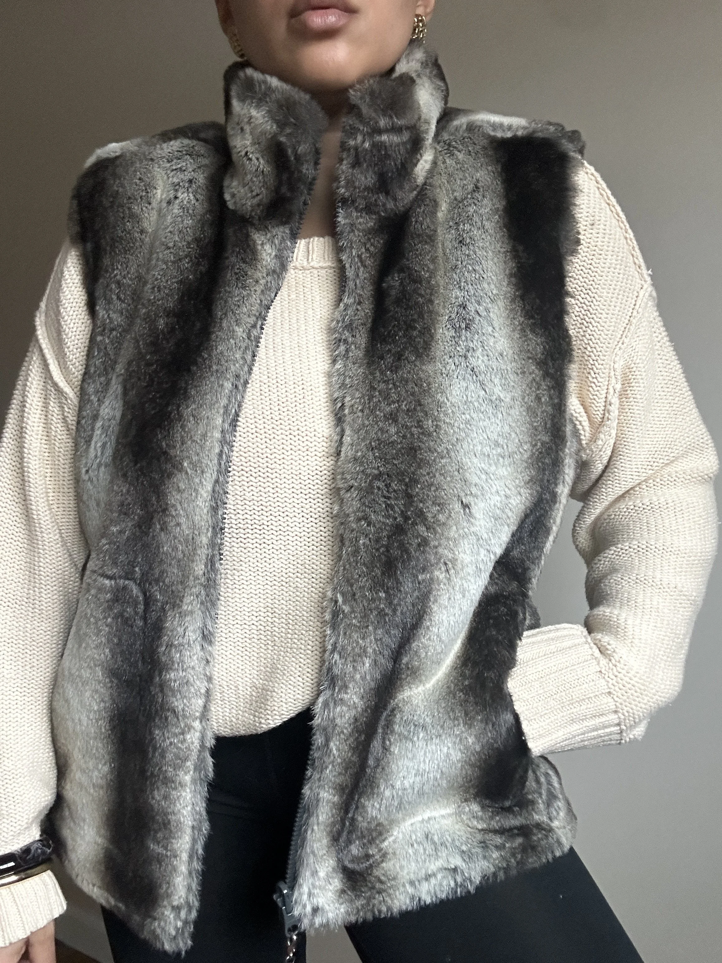 fuax fur vest 2.JPG