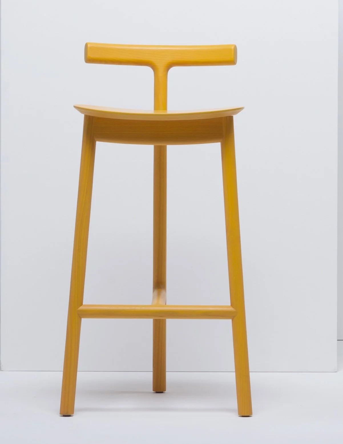 tabouret-bar-stool-65cm-momentum-design-store-lille-rijsel-curation-lifestyle-mobilier-Mattiazzi_Radice_SamHecht_6.jpg