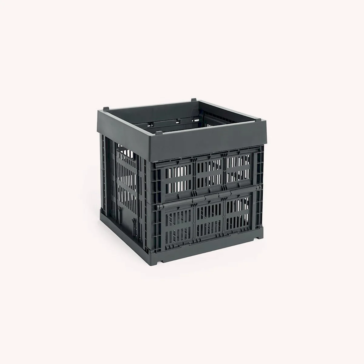 caisse-square-cube-carré-pliable-plastique-recycle-luminaire-mobilier-hay-design-momentum-lille-curation-meuble-rijsel-deco-ab634-c262-ac37_variant_hay-colour-crate-cube-charcoal_gb_1220x12202.jpg
