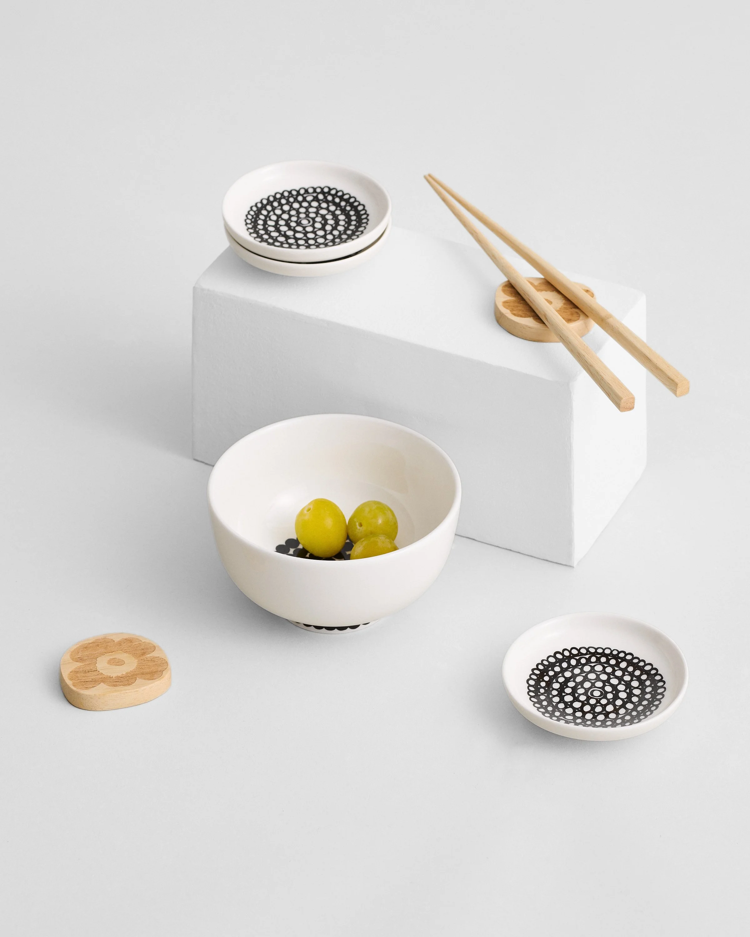 marimekko-unikko-oiva-fleurs-momentum-design-store-lille-rijsel-curation-lifestyle-mobilier-deco-MM_Cont_Oiva_chopsticks.jpg
