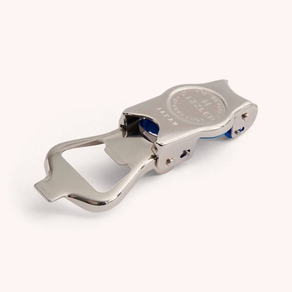 decapsuleur-pince-accessoire-acier-camping-jardin-piquenique-hay-jasper-morrison-momentum-design-store-lille-rijsel-curation-lifestyle-mobilier-deco-AE967-D508_Outdoor Market Bottle Opener silver.jpg