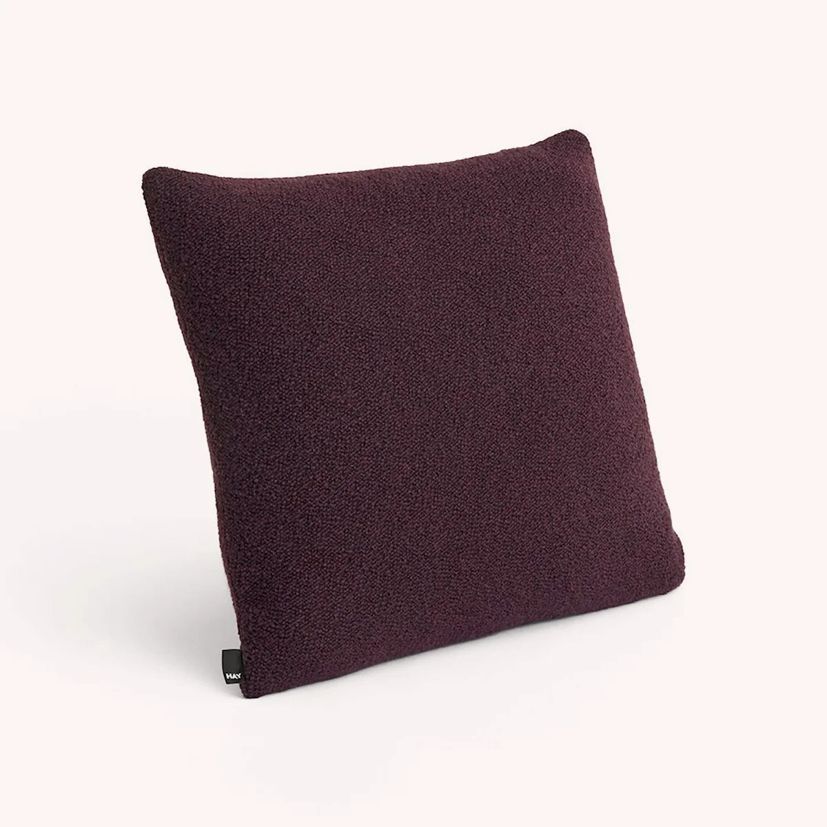 coussin-texture-mobilier-salon-bureau-hay-momentum-design-store-lille-curation-rijsel-cushion-burgundy_gb_1220x12202.jpg