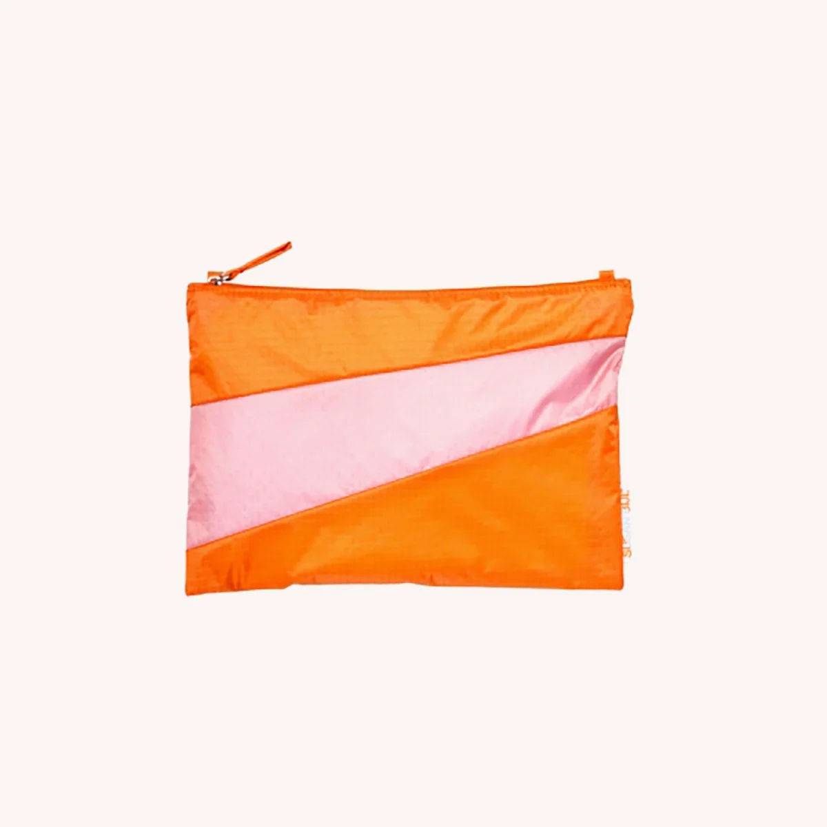 susan-bijl-sac-pochette-shopping-bag-flash-banane-trash-untitled-2026-momentum-design-store-lille-rijsel-curation-lifestyle-mobilier-deco-2405-672-8515.jpg