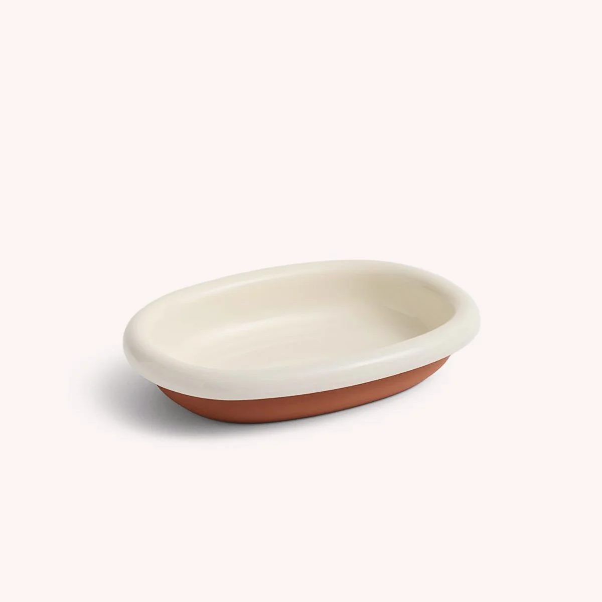 vaisselle-bordeaux-blanc-momentum-design-store-rijsel-curation-cuisine-ac468-a601-ab90_variant_barro-oval-dish-s-off-white_gb_1220x1220.jpg