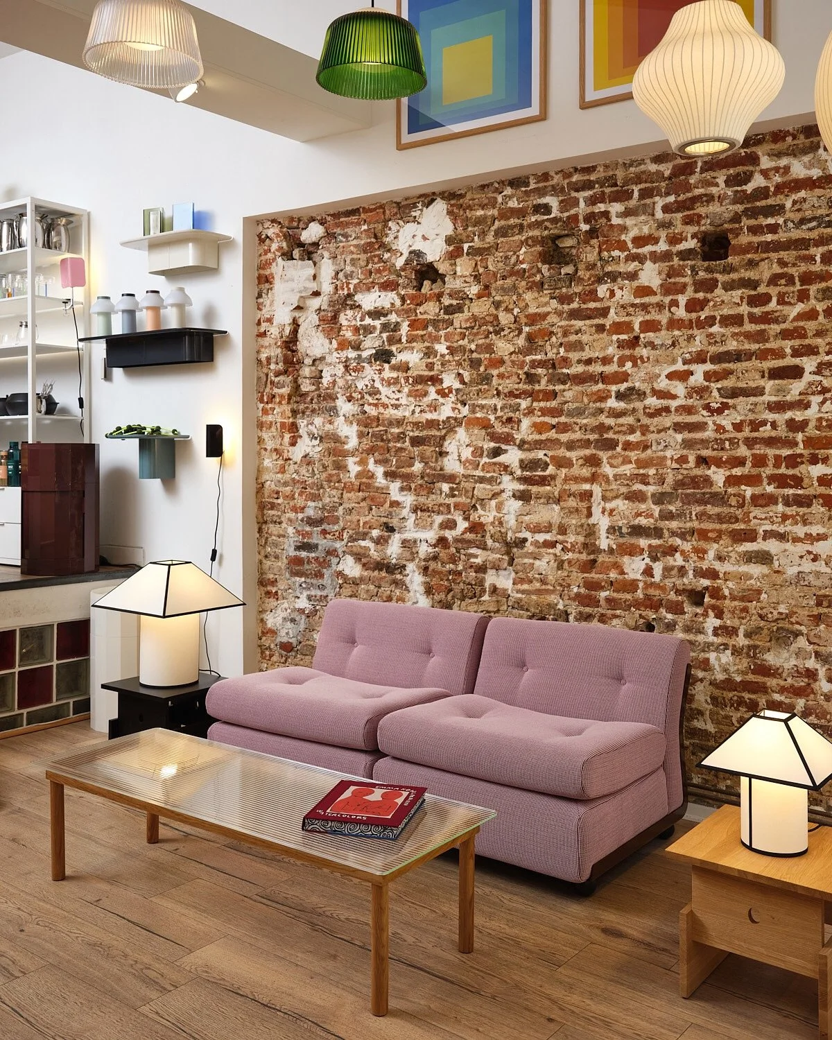 Amanta Sofa - design original Mario Bellini 1966 - r&eacute;&eacute;dit&eacute; par HAY en 2025
Le canap&eacute; Amanta incarne l&rsquo;essence m&ecirc;me du design italien innovant du milieu du si&egrave;cle. Solution d&rsquo;assise modulaire caract