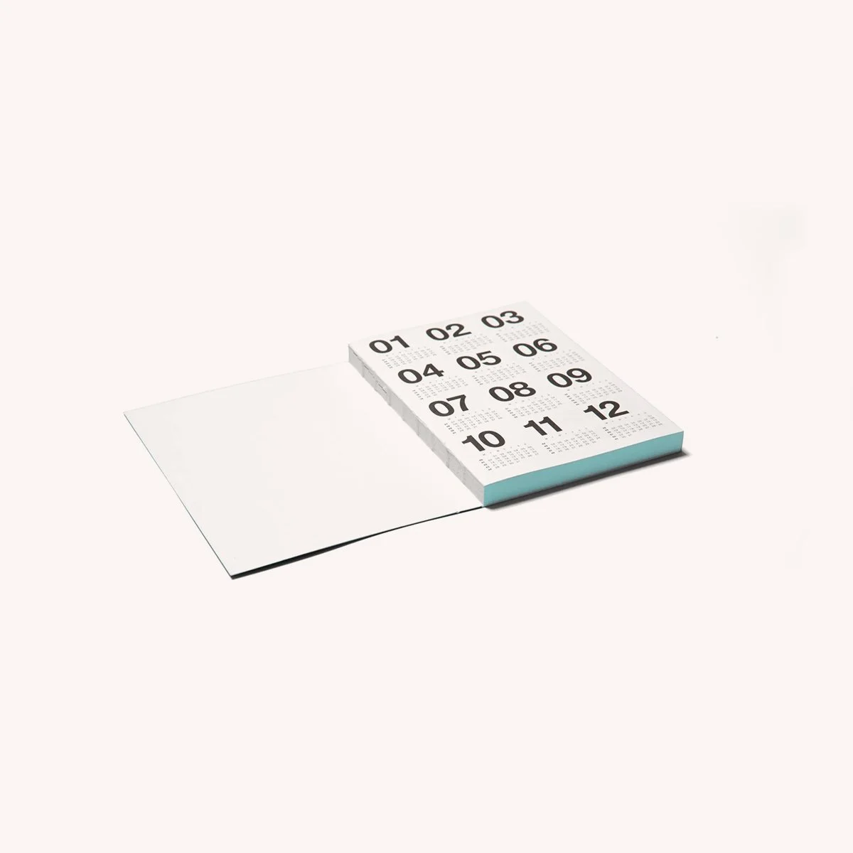 agenda-2027-marjolein-delhaas-momentum-design-store-lille-rijsel-papeterie-Marjolein-Delhaas_2027_Diary_Planner_628_ColourEdges-scaled copie.jpg