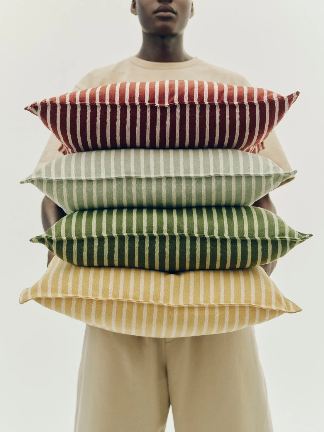 coussin-exterieur-outdoor-hay-momentum-design-store-lille-rijsel-curation-lifestyle-mobilier-Terrazza Cushion Bold Strip family.jpg