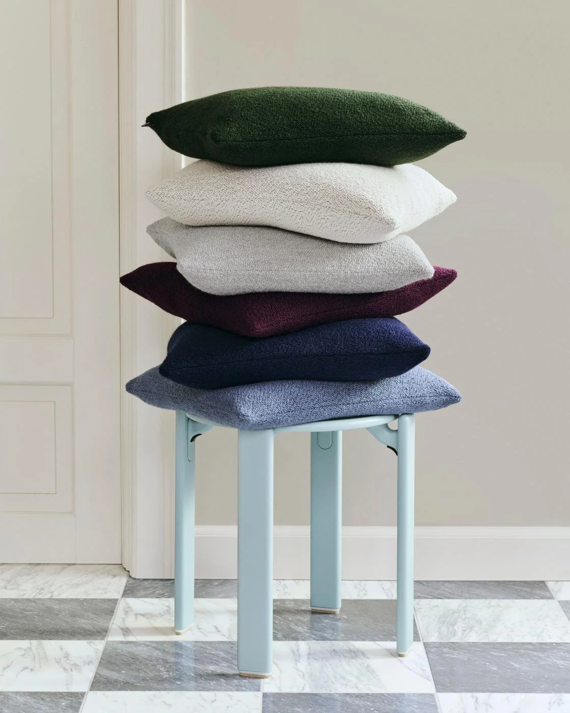 coussin-texture-momentum-design-store-lille-curation-rijsel-mobilier-luminaires-Texture Cushion_Rey Stool slate blue wb lacquer beech.jpg