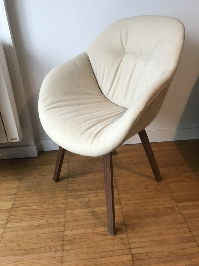 chaise-aac123-soft-linara-noyer-beige-tissu-hay-mobilier-design-momentum-lille-curation-meuble-2C4DD581-C216-4451-83F8-BFBC88981611_1_105_c.jpeg