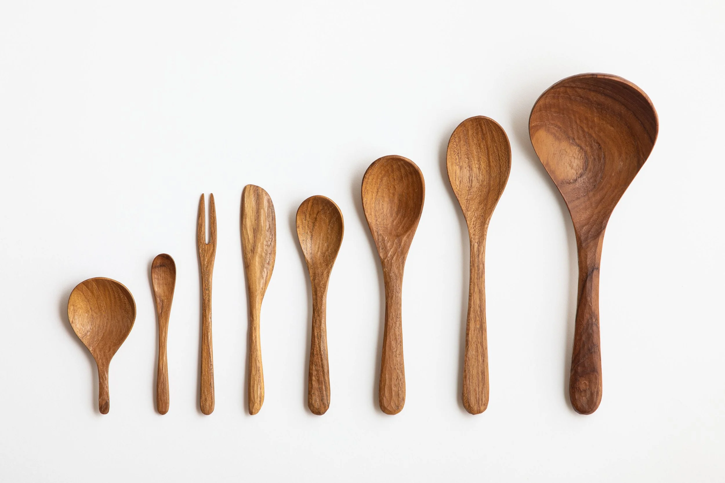 baum-kinto-couverts-bois-teck-famille-cuisine-artisanat-momentum-design-store-lille-rijsel-deco-mobilier-meubles-BAUM_26SS_R_33.jpg