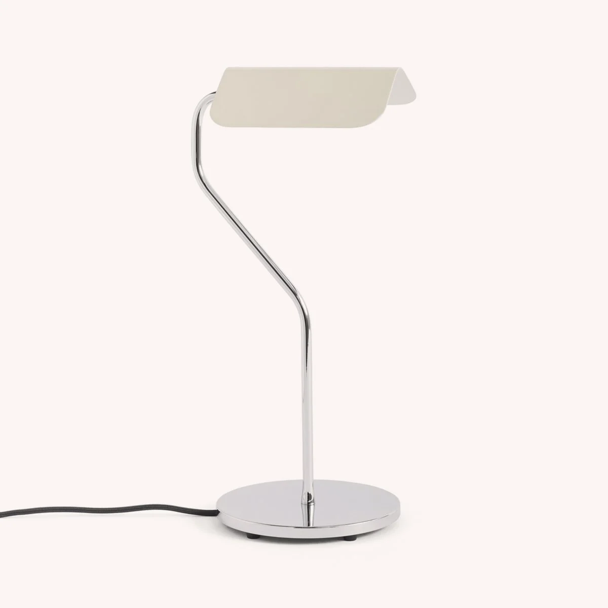 apex-lampe-bureau-table-luminaire-momentum-design-store-lille-rijsel-curation-lifestyle-mobilier-deco-AD343-C189_Apex Table Lamp oyster white.jpg