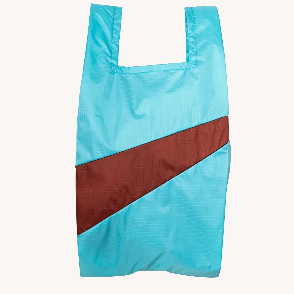 shopping-bag-m-bum-bag-susan-bijl-momentum-design-store-lille-rijsel-deco-maison-leftover-drive-oxide.jpg.webp