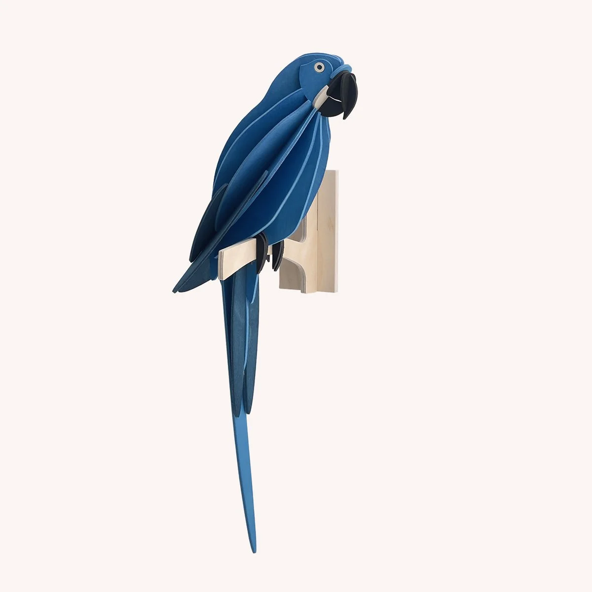 perroquet-parrot-lovi-bois-3d-finlande-deco-decoration-momentum-design-store-lille-mobilier-deco-curation-Lovi-Parrot-Blue---Hyacinth-Macaw,-Sitting-on-Branch.jpg
