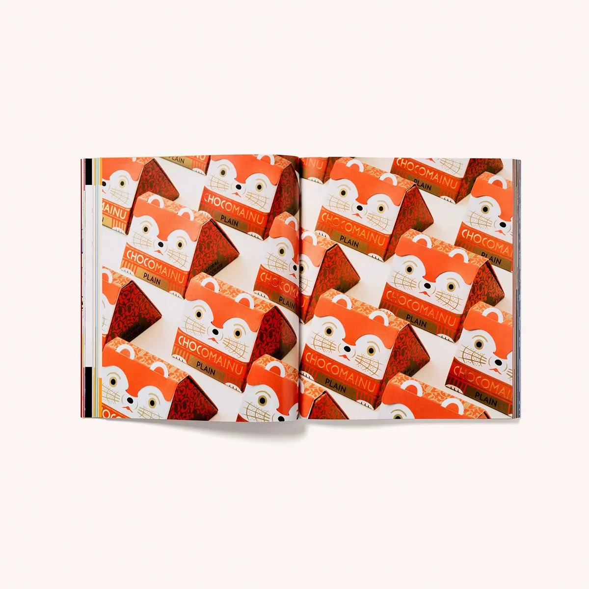 livre-unboxed-japan-packaging-graphisme-counter-print-books-art-momentum-design-store-lille-lifestyle-mobilier-deco-curation04_227ee4b0-4cf8-413f-bfed-f5111dd54ad7.jpg copie.jpg