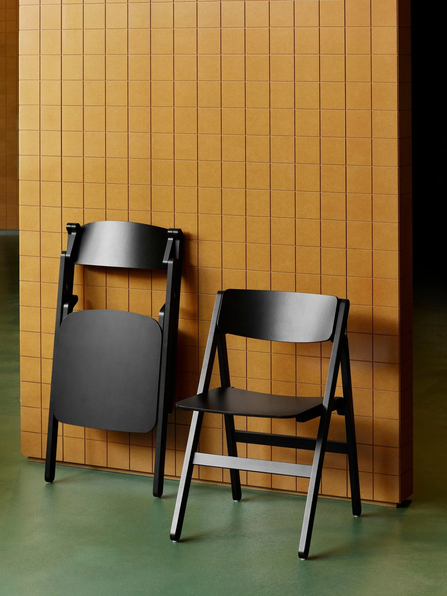 chaise-pliable-backflip-salon-bois-hay-momentum-design-store-lille-rijsel-deco-mobilier-meubles-AF774-F774_Backflip Chair 02.jpg