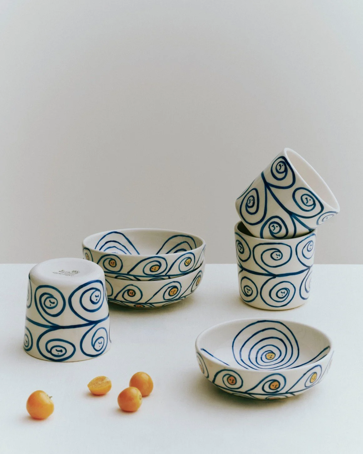 vaisselle-la-pittura-emma-kohlmann-hay-momentum-design-store-lille-rijsel-La Pittura Bowl spirale_La Pittura Cup spiralise.jpg