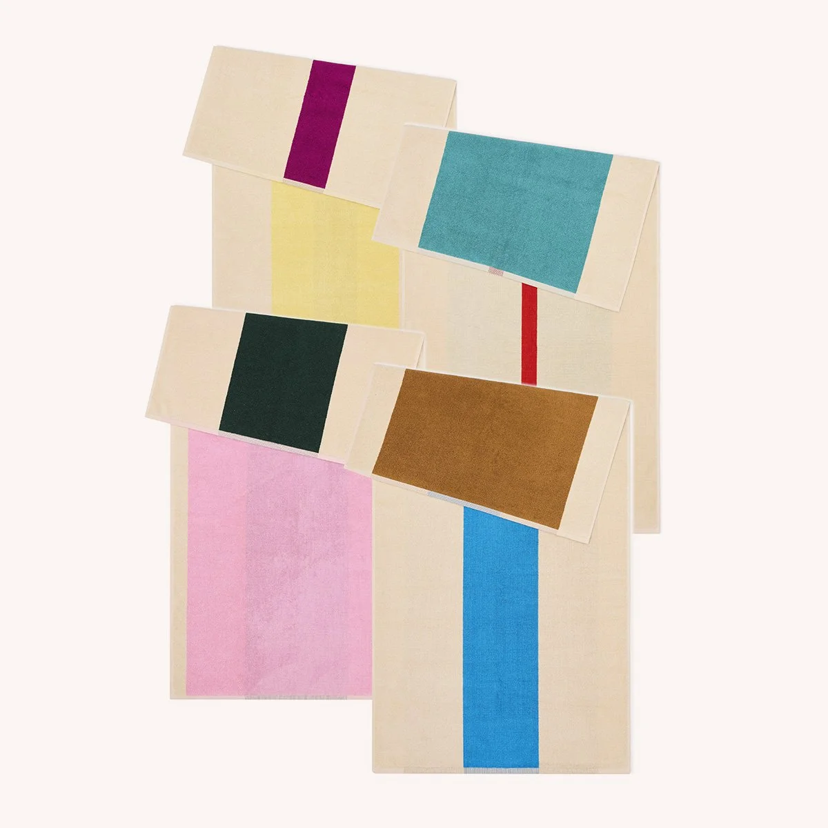 serviette-bain-towel-suite702-martens-momentum-design-store-lille-rijsel-deco-maison-CMMTTSET70YEAQPIRE_SUITE702_Set of four.jpg