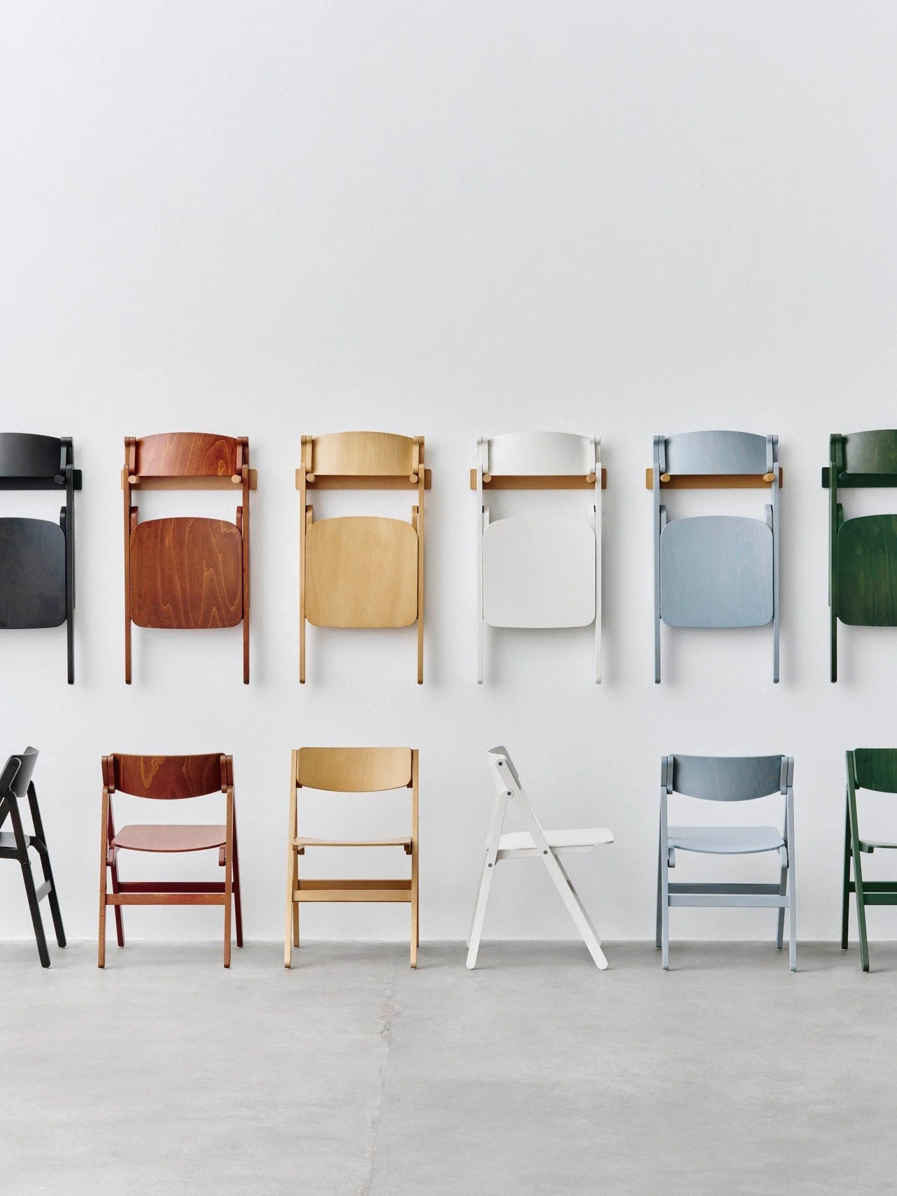 chaise-pliable-backflip-salon-bois-hay-momentum-design-store-lille-rijsel-deco-mobilier-meubles-Backflip Chair family_Backflip Wall Bracket.jpg