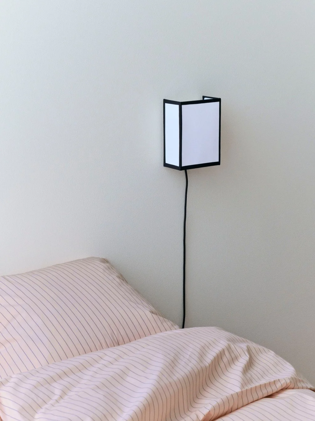 lampe-ava-ana-kras-mural-suspension-table-hay-luminaire-mobilier-design-momentum-lille-curation-meuble-Ava Square Wall Lamp_Fineline Bedlinen Soft pink.jpg