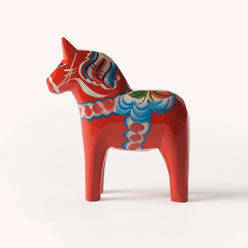 cheval-dala-grannas-olson-13-cm-rouge-traditionnel-suedois-suede-bois-momentum-design-store-lille-rijsel-deco-maison-Momentum_c_studio.b.helle 12.jpg