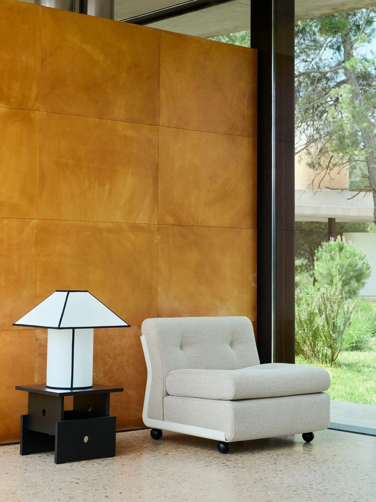table-basse-woodbox-hay-bois-architecture-luminaire-mobilier-design-momentum-lille-curation-meuble-rijsel-deco-Amanta 1 Seater Story 102 cream beige shell_Wood Box Coffee Table black oak_Ava Pyramid Table Lamp.jpg