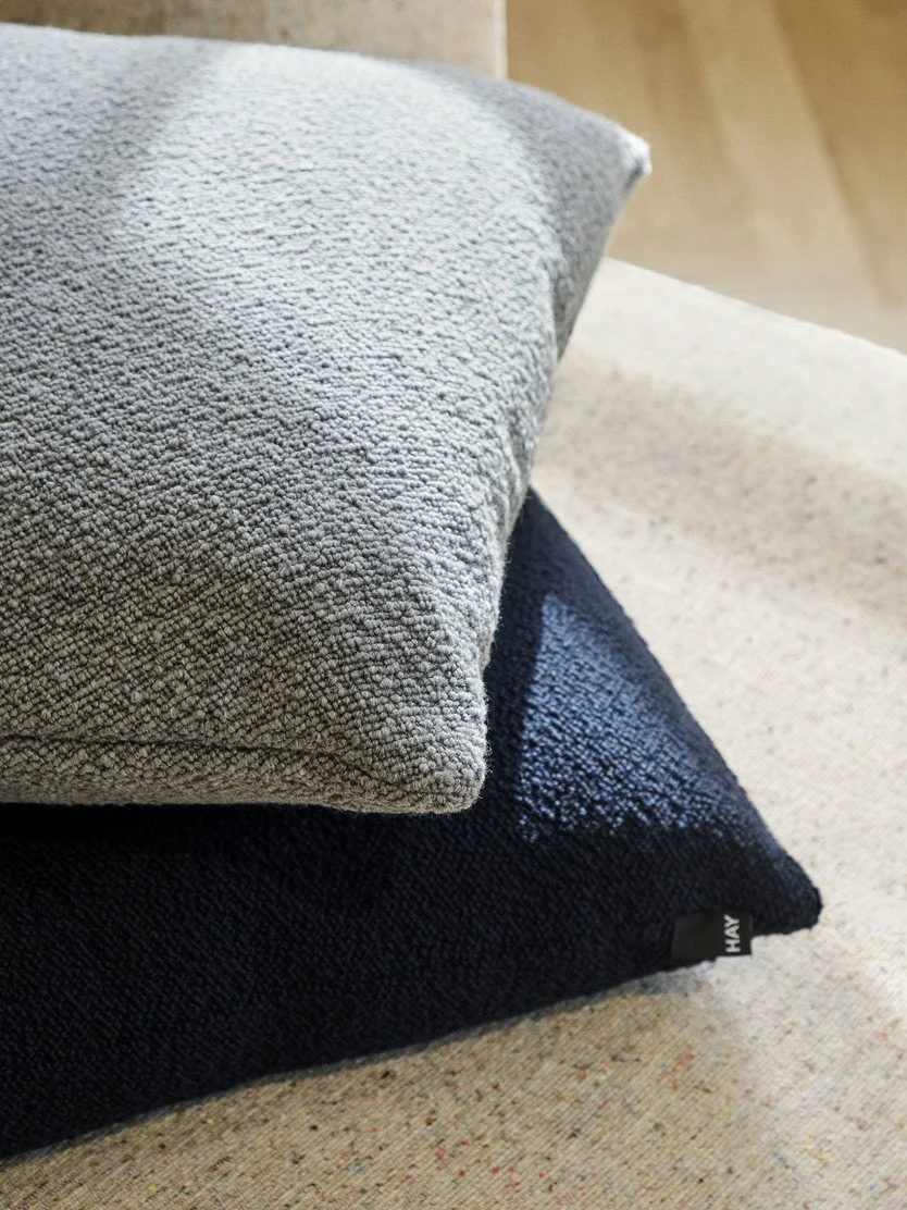 coussin-texture-momentum-design-store-lille-curation-rijsel-mobilier-luminaires-Texture Cushion grey_Texture Cushion dark blue 02.jpg