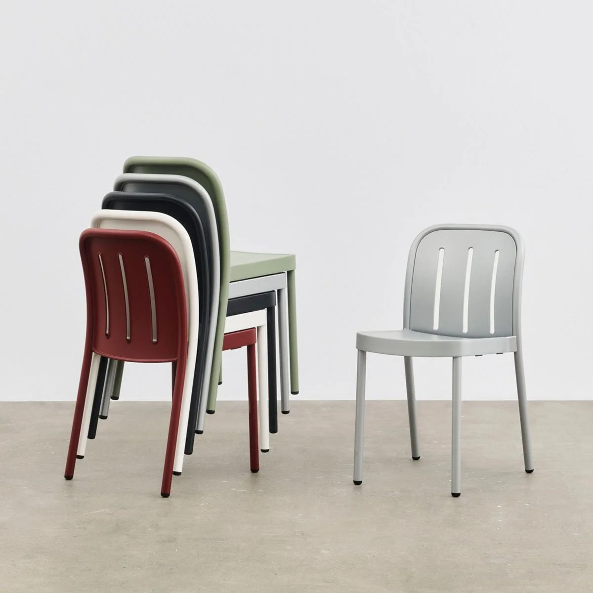 chaise-empilable-aluminium-outdoor-jardin-hay-momentum-design-store-lille-rijsel-curation-mobilier-Deville Chair family_02.jpg