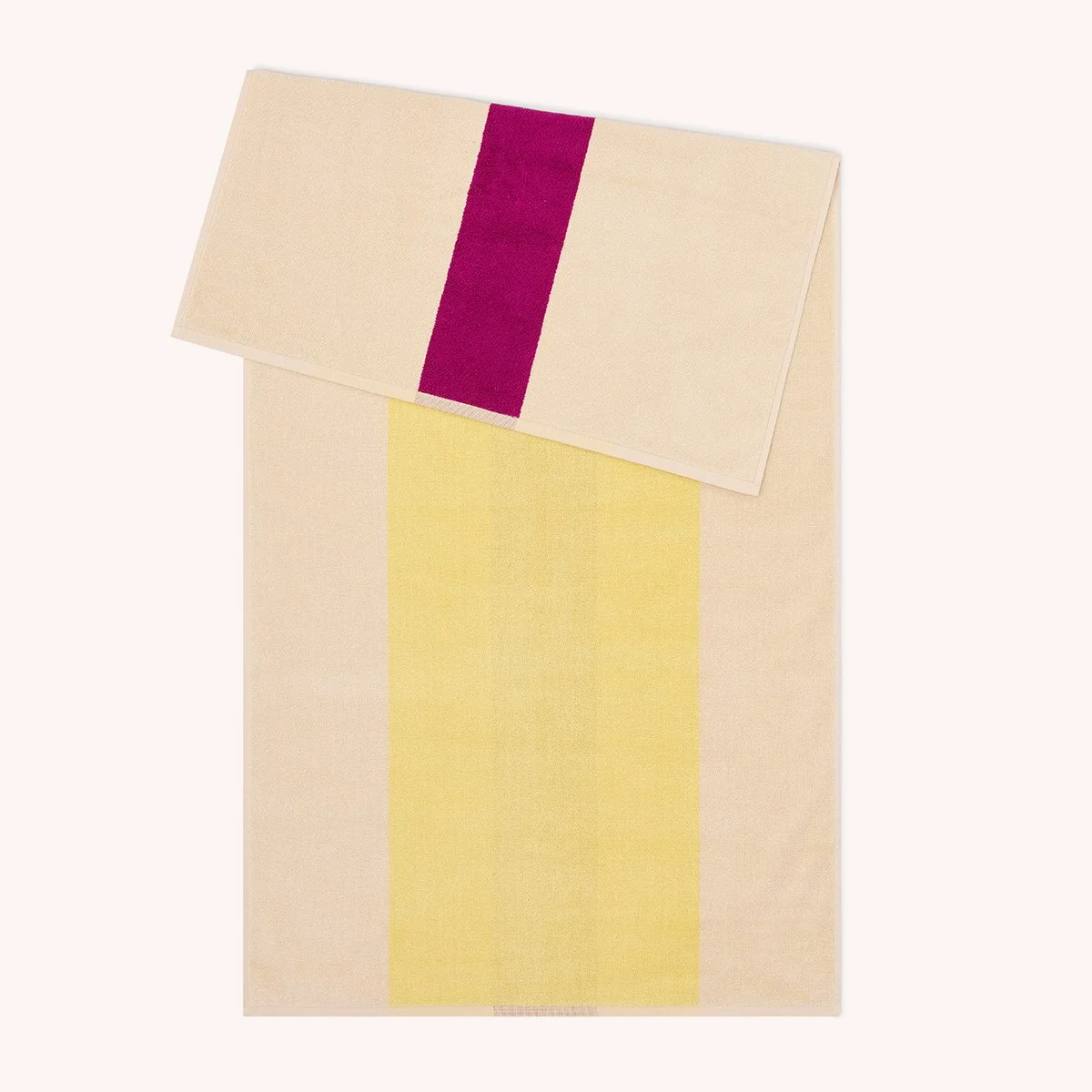 serviette-bain-towel-suite702-martens-momentum-design-store-lille-rijsel-deco-maison-CMMTT70YEFU_SUITE702_front.jpg