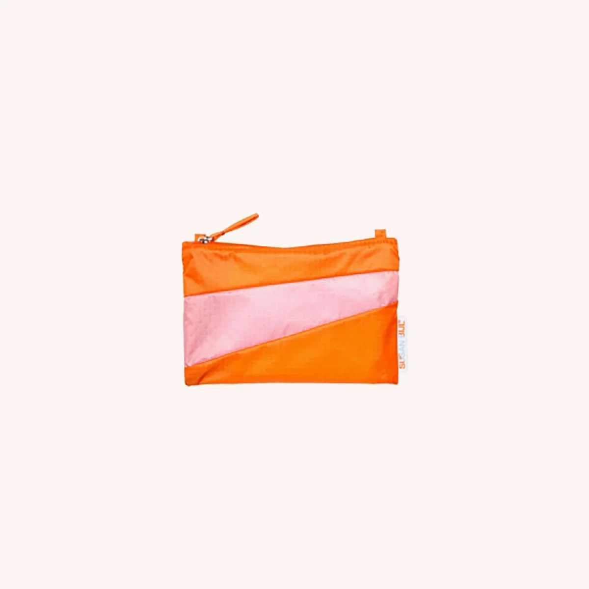 susan-bijl-sac-pochette-shopping-bag-flash-banane-trash-untitled-2026-momentum-design-store-lille-rijsel-curation-lifestyle-mobilier-deco-2404-672-8539.jpg