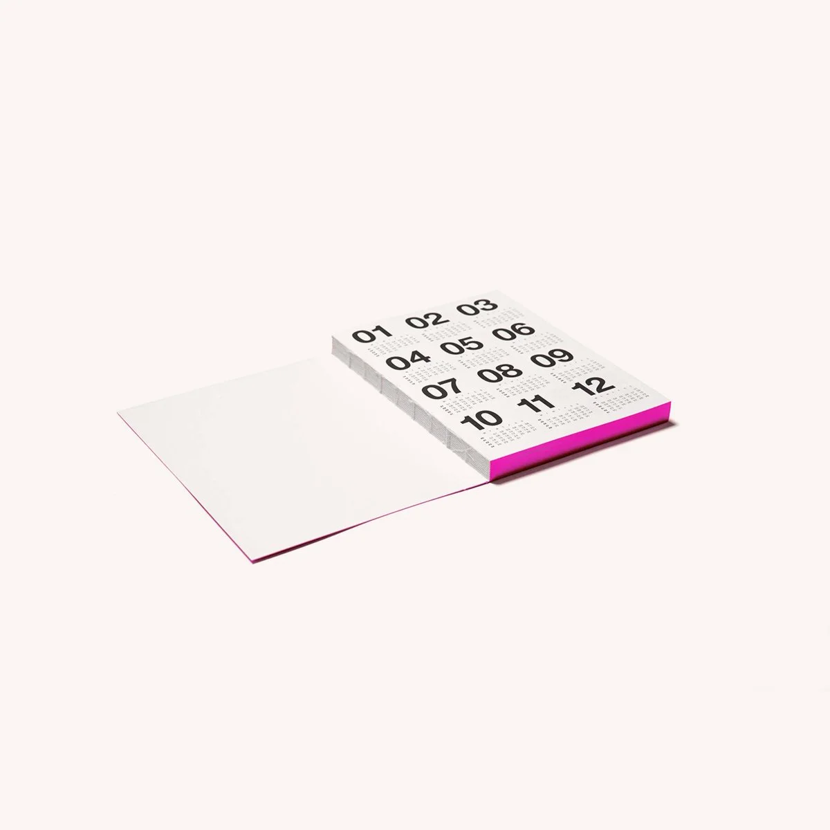 agenda-2027-marjolein-delhaas-momentum-design-store-lille-rijsel-papeterie-Marjolein-Delhaas_2027_Diary-Planner_Basic_807_ColourEdges-scaled copie.jpg