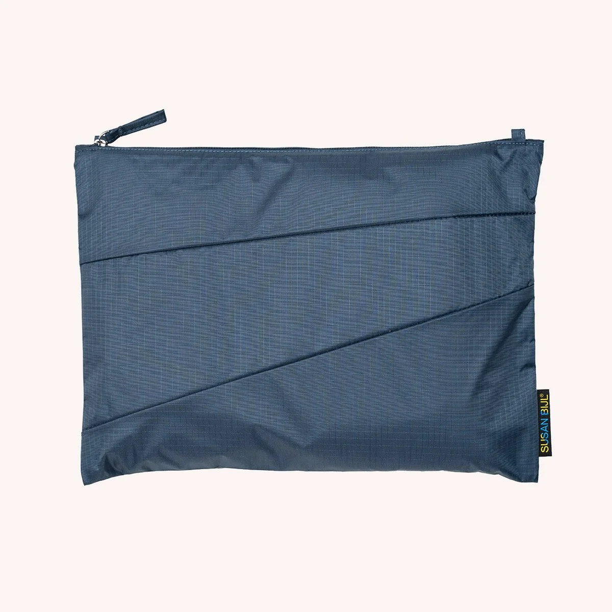 pochette-pouch-L-leftover-susanbijl-lifestyle-momentum-design-store-lille-rijsel-deco-mobilier-selection-TNP.LEF3.MON.TOR-L-1883-706-54.jpg