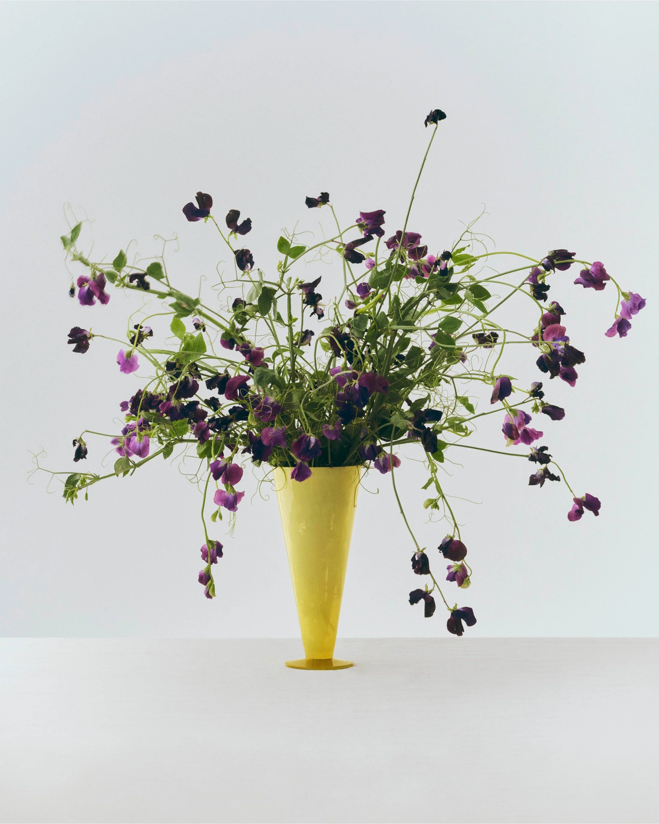 vase-conical-glass-verre-hay-momentum-design-store-lille-mobilier-deco-rijsel-Conical Vase L yellow and lime green.jpg