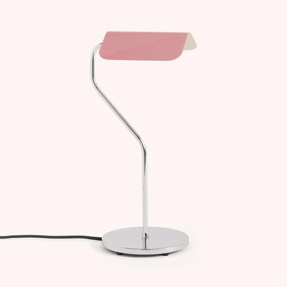 apex-lampe-bureau-table-luminaire-momentum-design-store-lille-rijsel-curation-lifestyle-mobilier-deco-AD343-B549_Apex Table Lamp luis pink.jpg