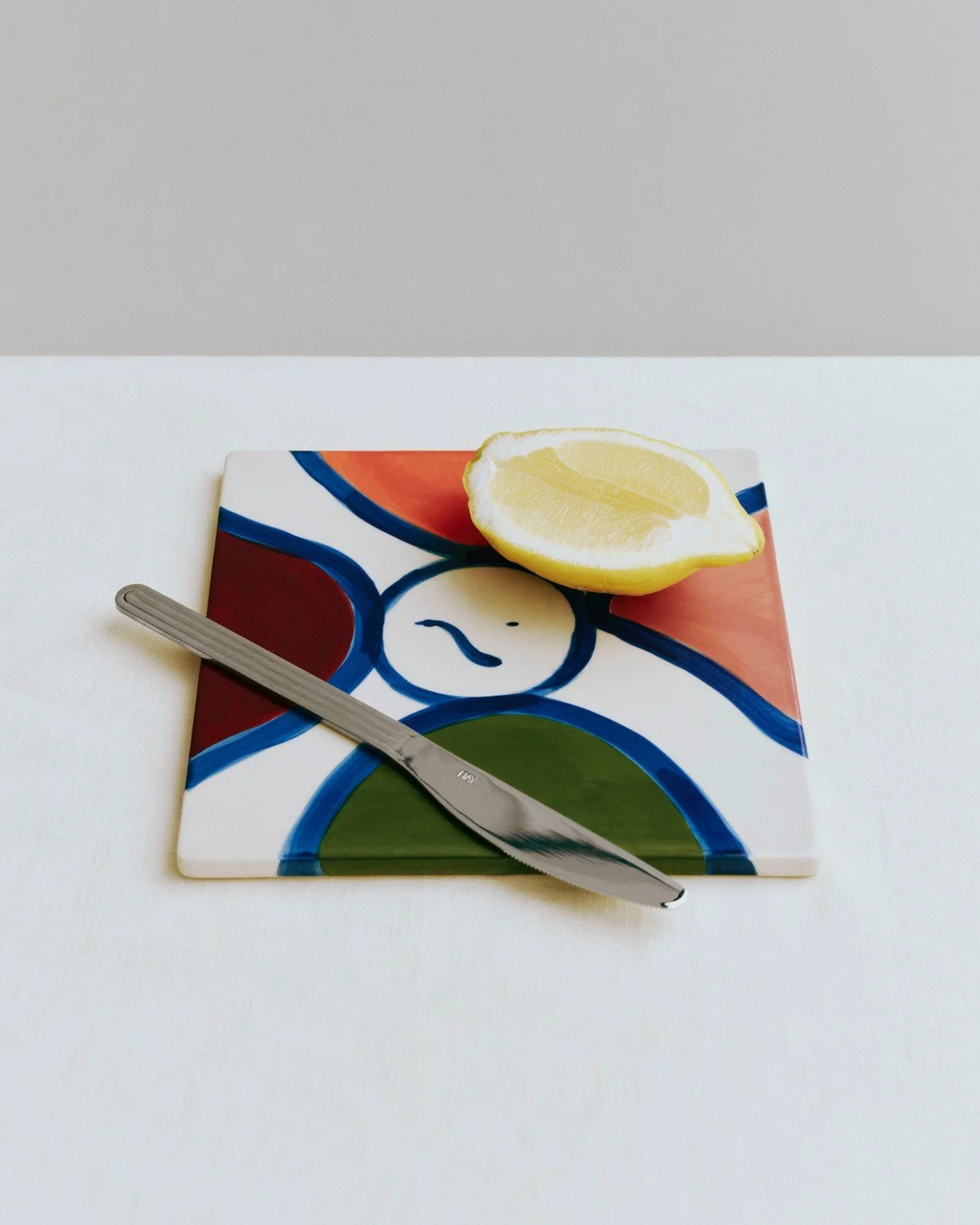 vaisselle-la-pittura-emma-kohlmann-hay-momentum-design-store-lille-rijsel-La Pittura Trivet 18 stained glass.jpg