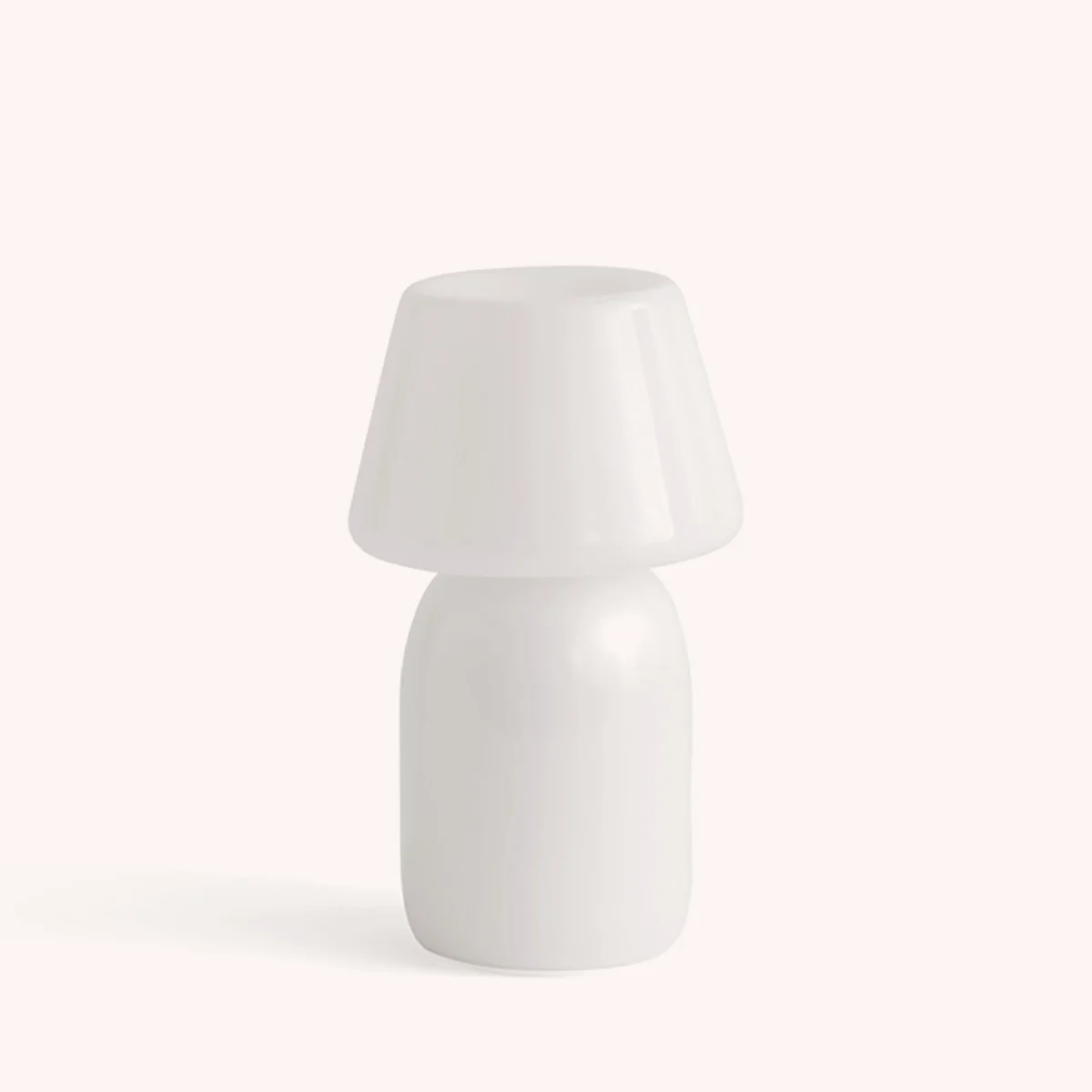 lampe-portable-batterie-verre-blanc-outdoor-hay-momentum-design-store-lille-rijsel-curation-mobilier-AE378-B508_Apollo Portable white.jpg