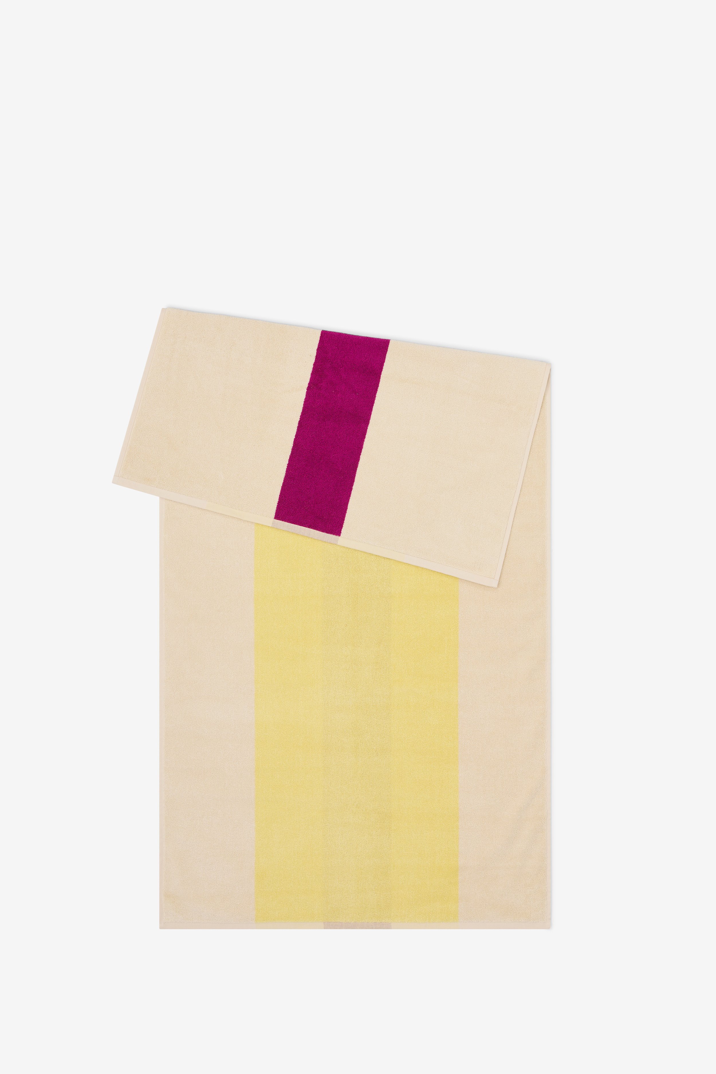 serviette-bain-towel-suite702-martens-momentum-design-store-lille-rijsel-deco-maison-CMMTT70YEFU_SUITE702_front.jpg
