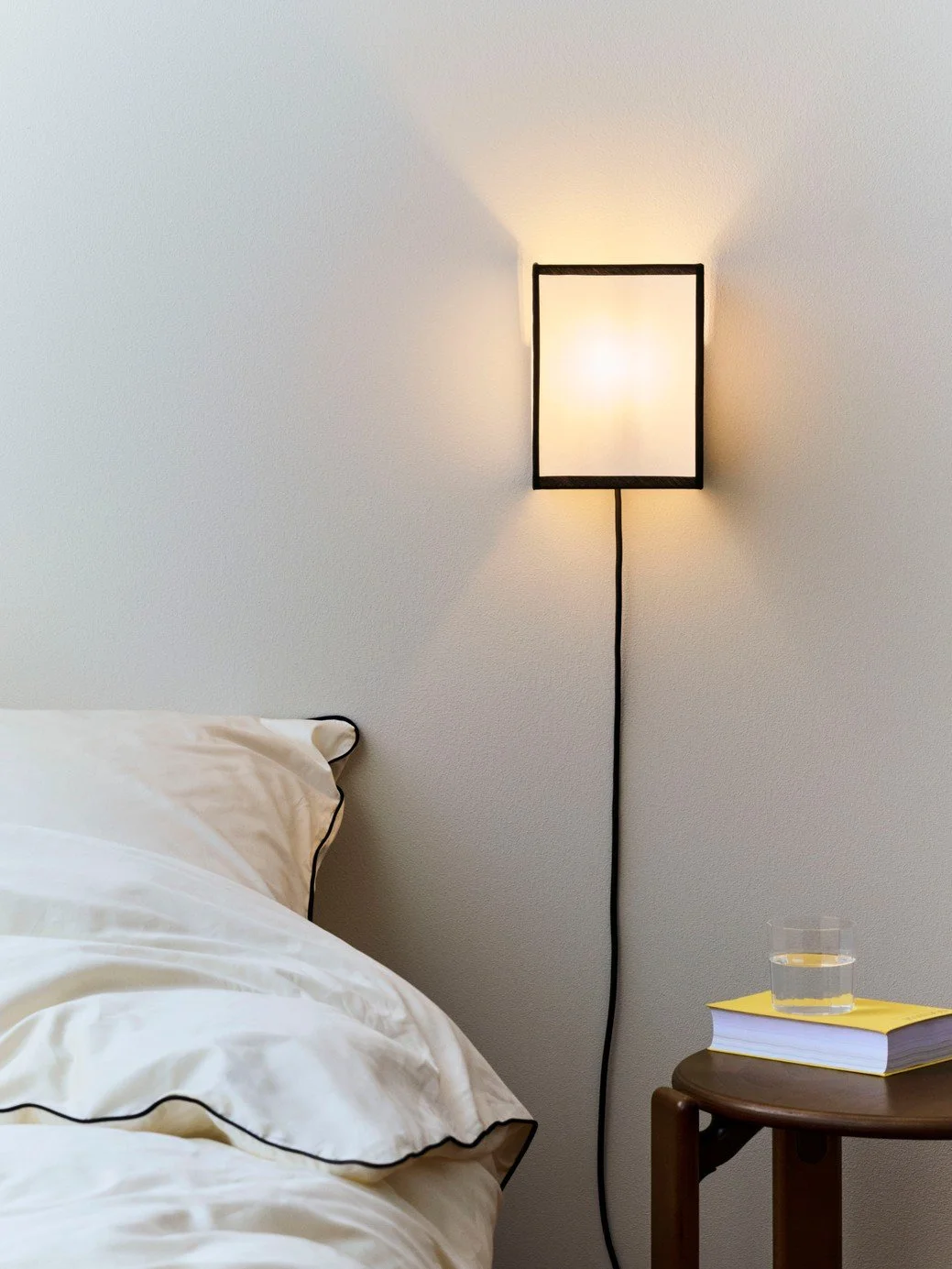 lampe-ava-ana-kras-mural-suspension-table-hay-luminaire-mobilier-design-momentum-lille-curation-meuble-Ava Square Wall Lamp_Outline Bedlinen.jpg