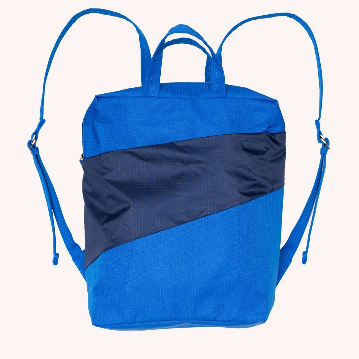sac-a-dos-backpack-bleu-susan-bijl-lifestyle-momentum-design-store-lille-rijsel-papeterie-Archief-SUSANBIJL-7267_53eae744-e1fb-42bc-a4e5-a750ddfa014f.jpg