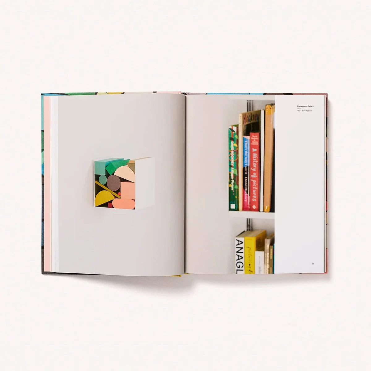 LIVRE-SOPHIE-smallhorn-artiste-counter-print-books-art-momentum-design-store-lille-lifestyle-mobilier-deco-curation03_c2855e4b-894d-4336-9eba-a581c211eb31.jpg copie.jpg